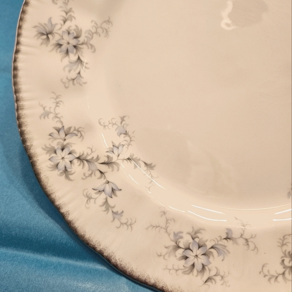 "Bride's Choice" Dinner Plate by Paragon. - Picture 3 of 7